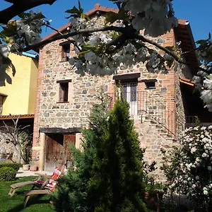 le-clos-du-merle.hotels-rhonealpes.com/